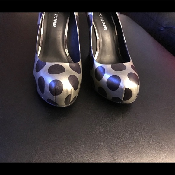 POUR LA VICTOIRE LEATHER POLKA DOT PLATFORM HEELS - Picture 11 of 12